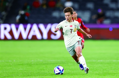 3月3日,中国队球员王霜在比赛中带球进攻 新华社发